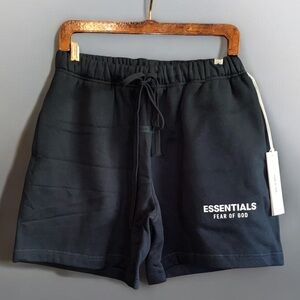 🆕 Fear of God Essentials Classic Sweatshort
Jet Black